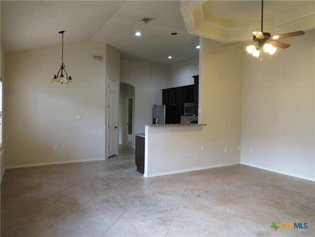 Building Photo - 247 Rosalie Dr