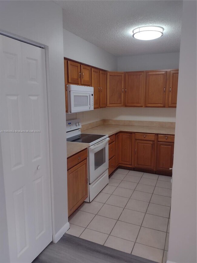 Building Photo - 2311 SW 83rd Ave