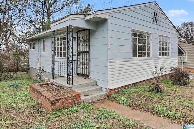 Building Photo - 1520 17th Way SW