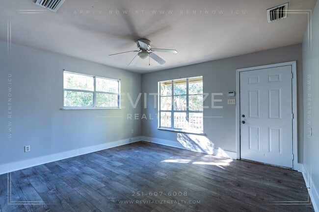 Building Photo - 3 Bedroom/2 Bathroom House in Mobile!!