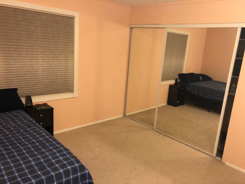 Please note that the room is unfurnished - 12802 Ardennes Ave