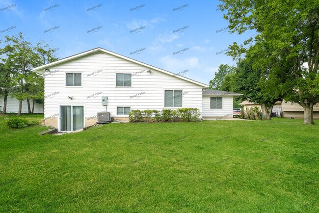 Building Photo - 26653 Mulberry Cir