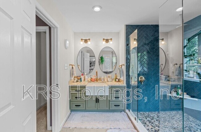 Building Photo - 4500 Marquis Pl