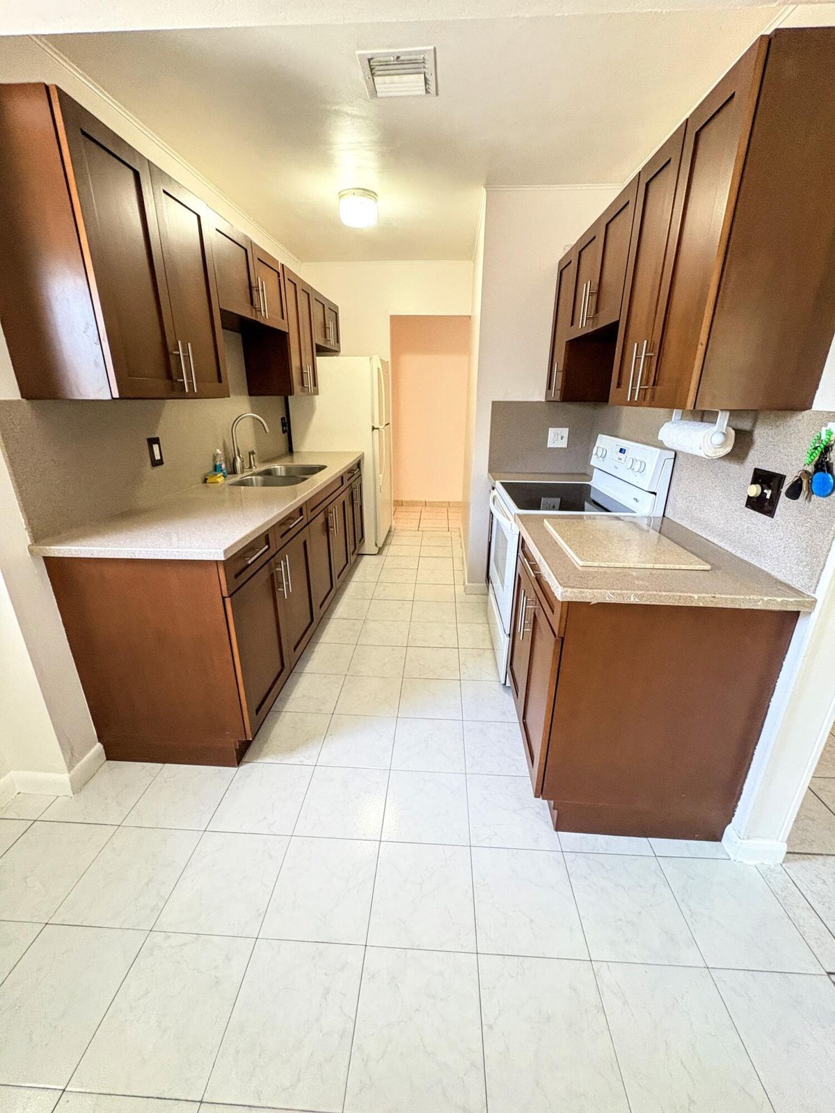 Building Photo - 4937 Tortuga Dr