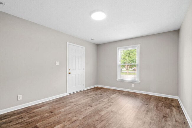 Building Photo - 147 Darlene Dr