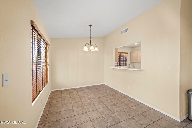 Building Photo - 3067 W Country Hill Dr