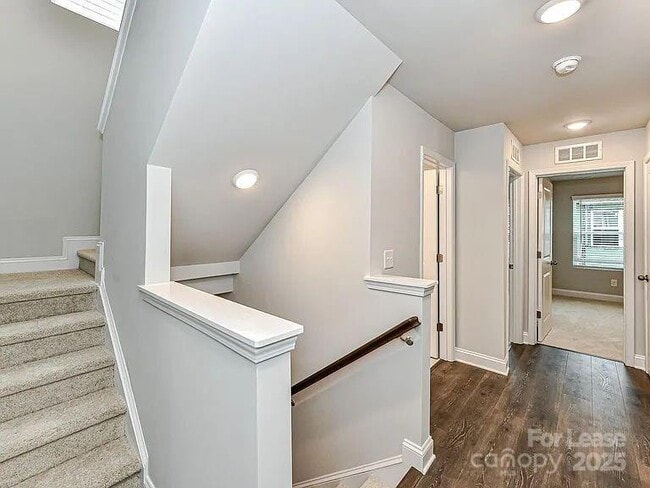 Building Photo - 1225 Kohler Ave