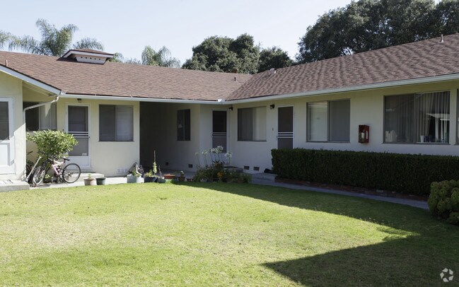 Building Photo - 1126 W Fay Ln