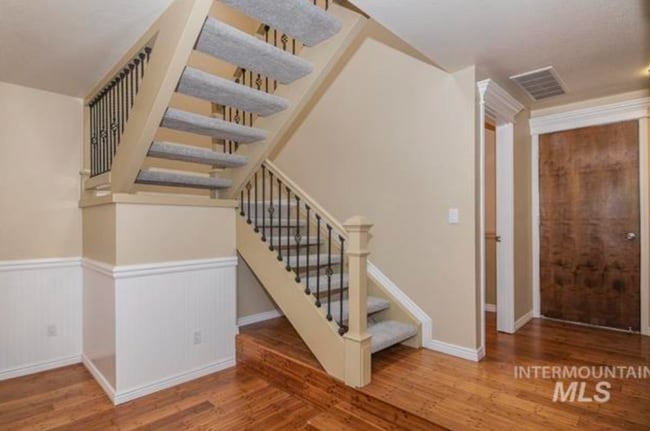 Building Photo - Gorgeous Updated Home in the Heart of Eagl...