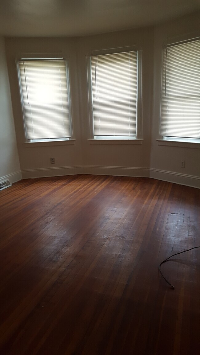 528 Lang St 528 Lang St Schenectady NY 12308 Apartment Finder