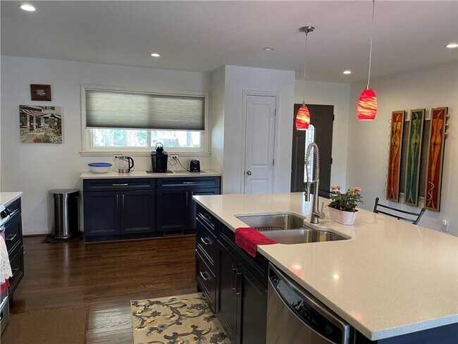 Building Photo - 3499 Fairway Dr