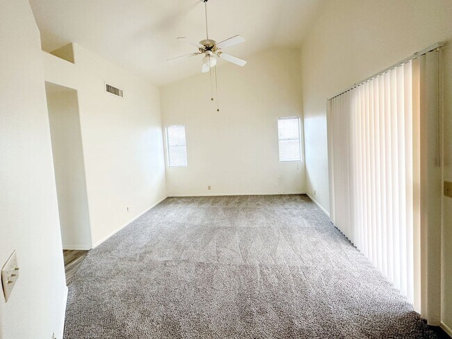 Building Photo - Spacious 3 Bed, 2 Bath Home in Peoria - Yo...