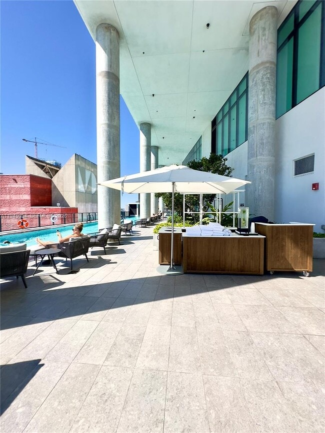 Building Photo - 398 NE 5th St