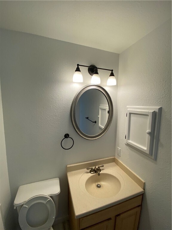 Building Photo - 313 Easy St