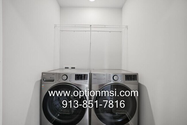 Building Photo - Beautiful 3-Bedroom Home with Modern Finishes & Fantastic Amenities!