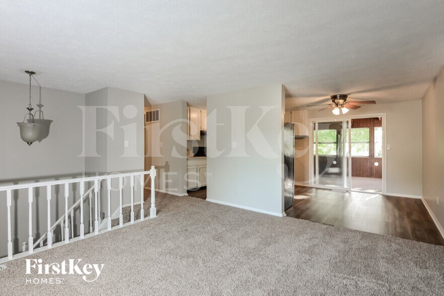 Building Photo - 6830 Littleton Dr