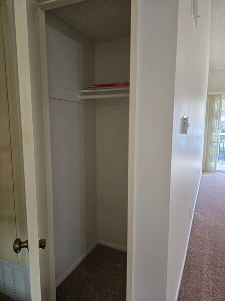 Building Photo - 24518 Nicklaus Dr