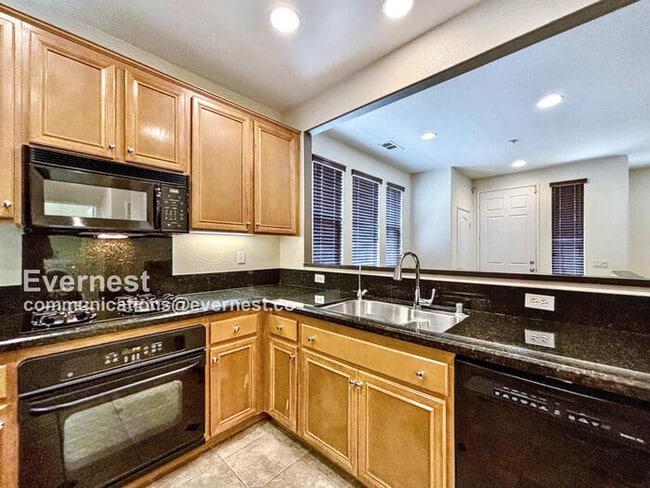 Building Photo - 10435 Whitcomb Way