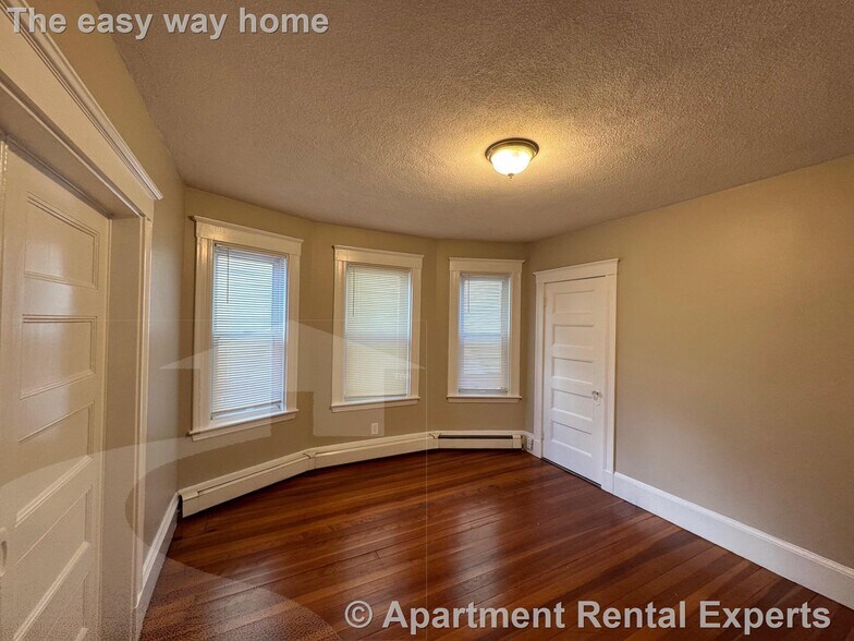 Building Photo - 97 Marion St