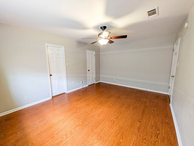 Building Photo - 6510 Daisy Dr