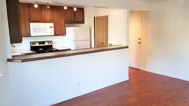 Primary Photo - 1401 Eddy St