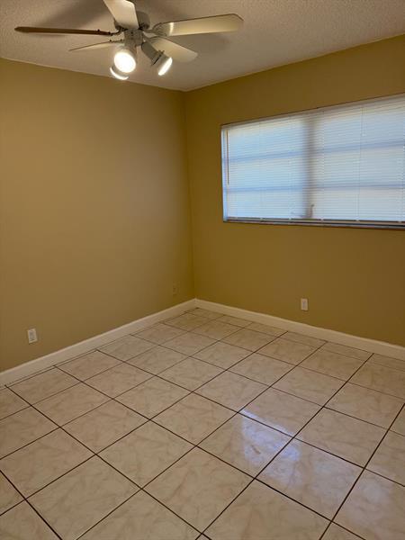 Building Photo - 9134 NW 32nd Manor