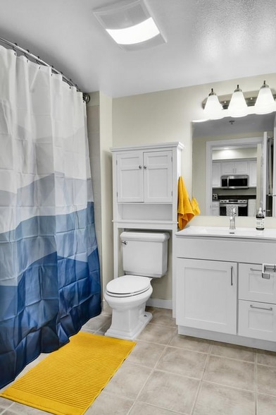 Building Photo - 4847 California Ave SW