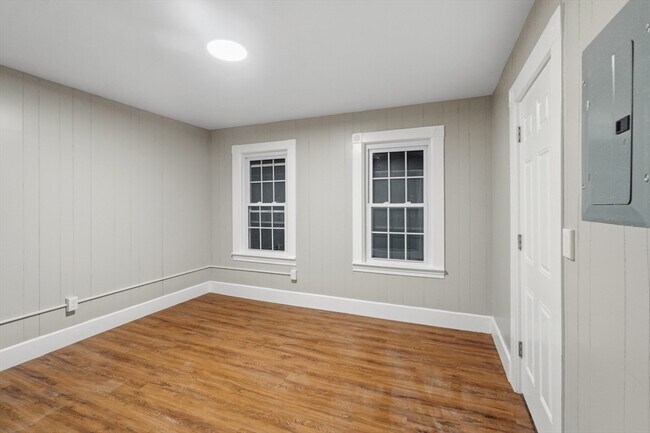 Building Photo - 44 Pratt St