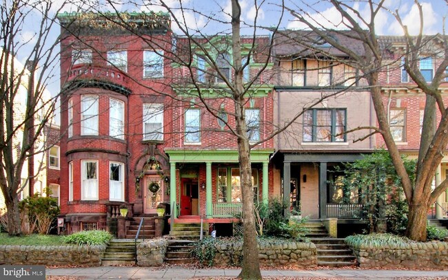 Building Photo - 1756 Park Rd NW