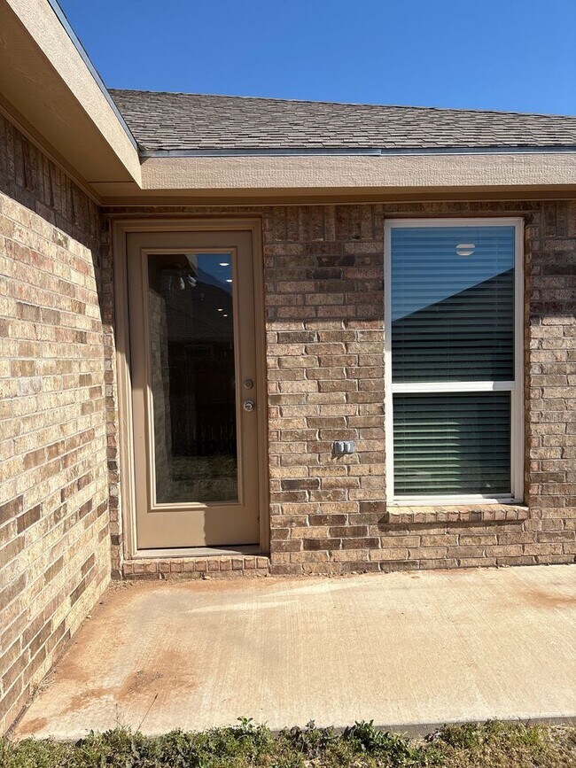 Building Photo - 5515 Kemper St