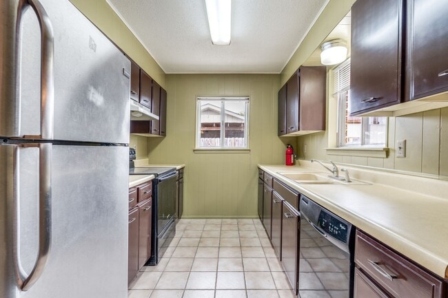 Building Photo - BEAUTIFUL 3-BEDROOM HOME IN LAKEWOOD SHADOW, NEW BRAUNFELS