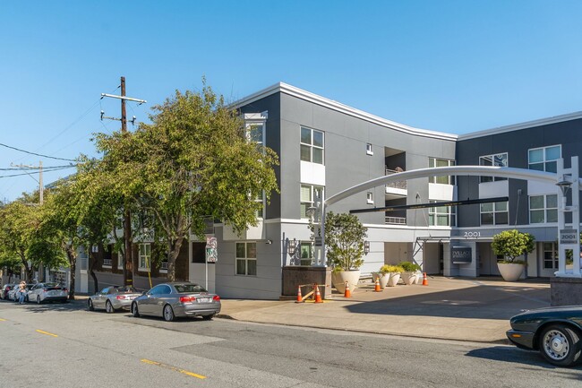 Building Photo - 2BD/2BA Renovated NOPA Condo! 2 Parking Sp...