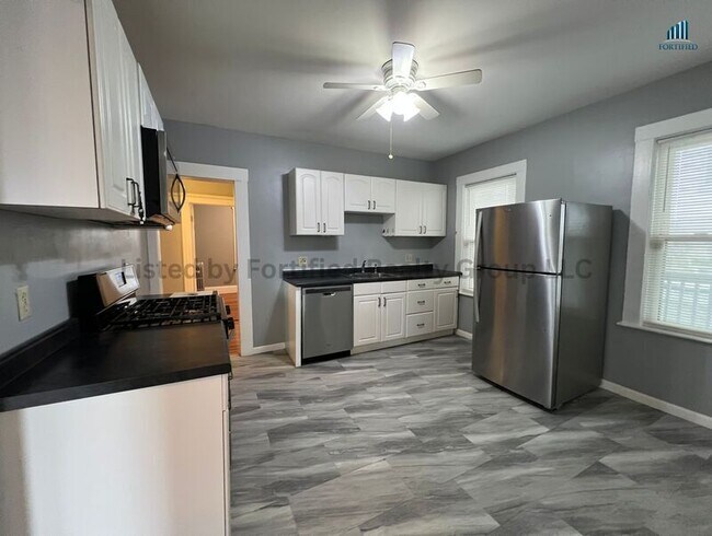 Building Photo - 142 Washington St