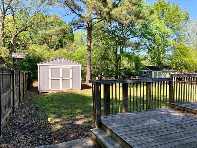 Building Photo - 1637 Laurel Ave NW