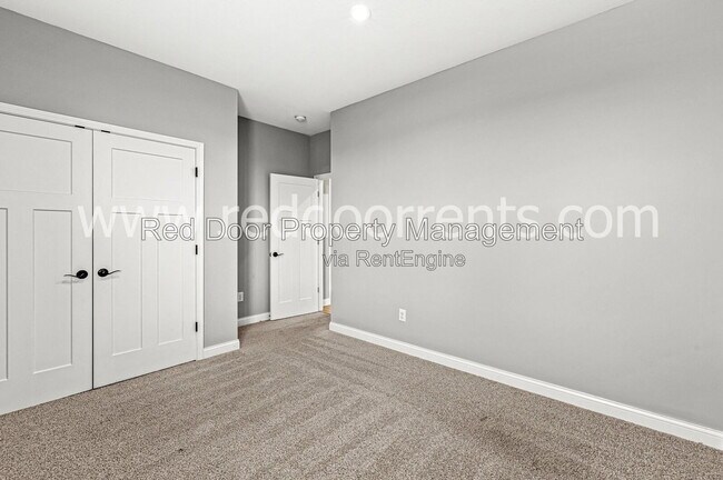 Building Photo - 15648 W Rail Dr