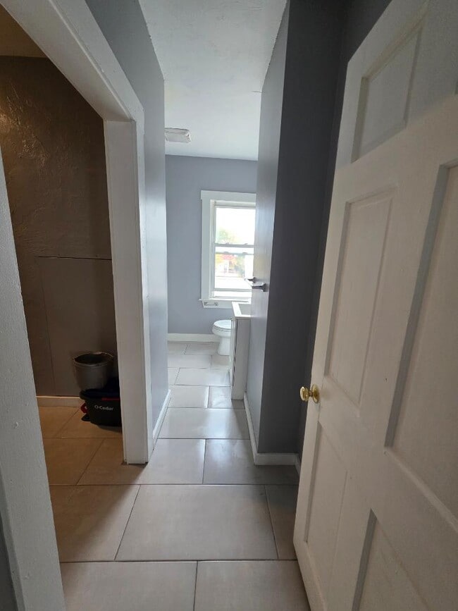 Building Photo - 161 4th St