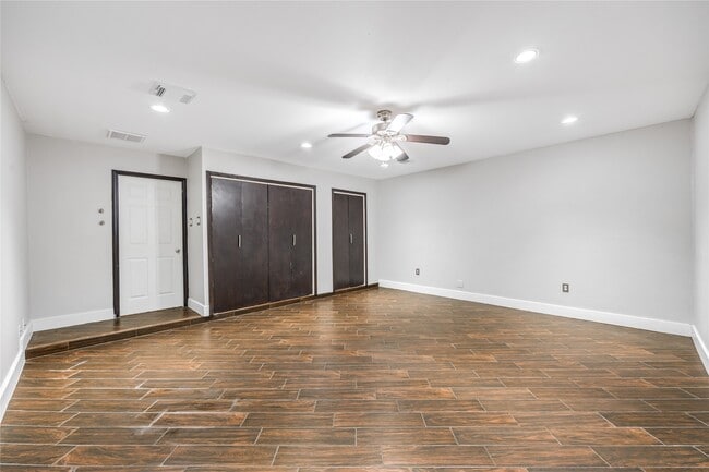 Building Photo - 26114 Lillian Springs