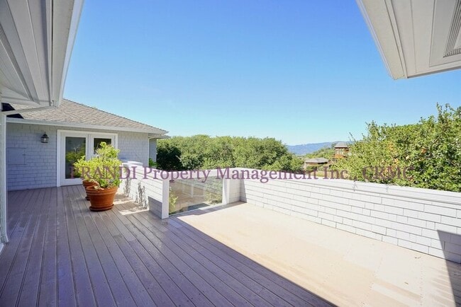 Building Photo - 3 Bartel Ct