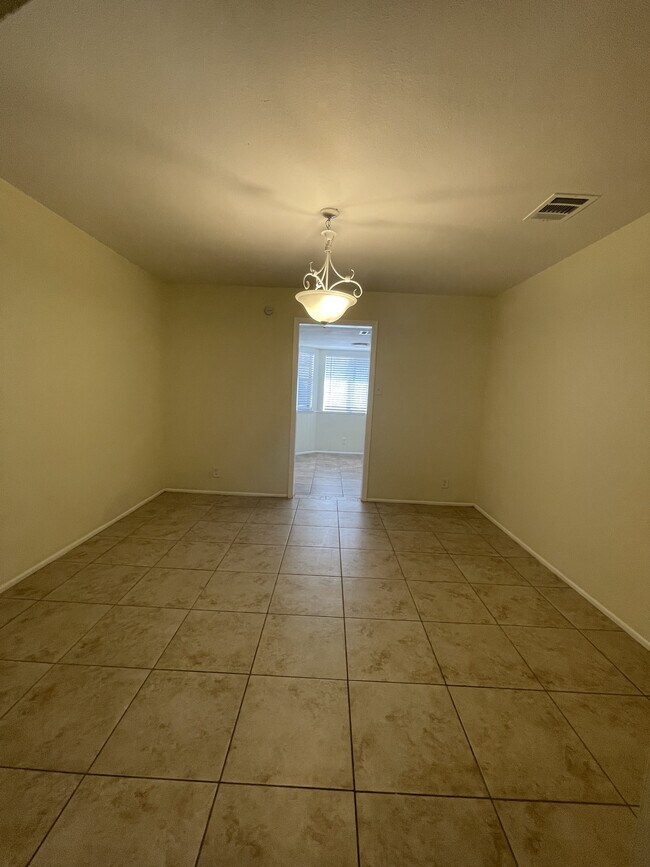 Building Photo - 6306 Madeleine Dr