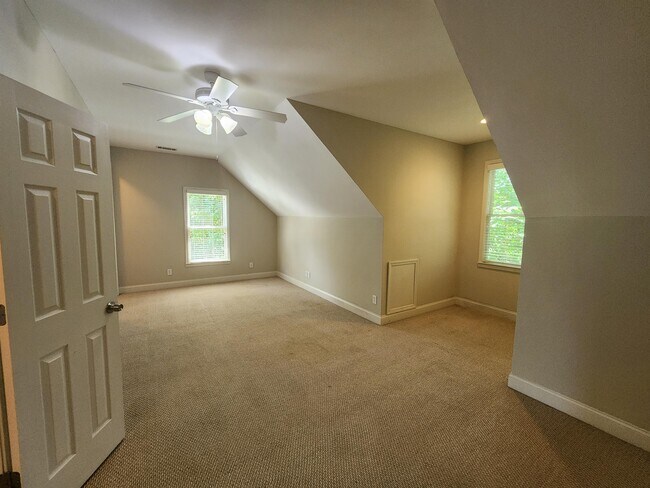 Building Photo - 137 Strickland Ave