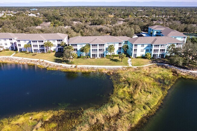 Building Photo - AMAZING CONDO IN WATERSIDE CLUB