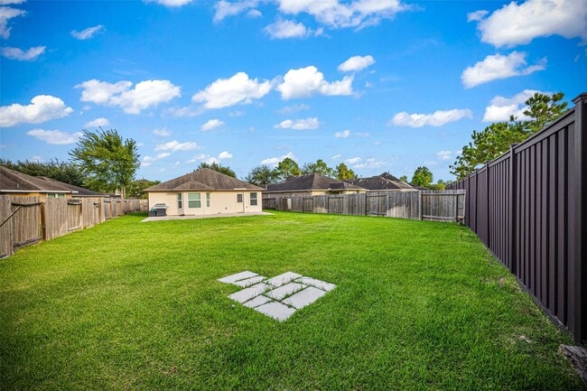 Building Photo - 5427 Stonegate Dr