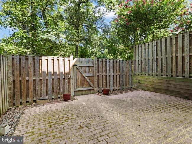 Building Photo - 40 Carriage House Cir