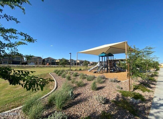 Building Photo - 1087 E Chapman Dr