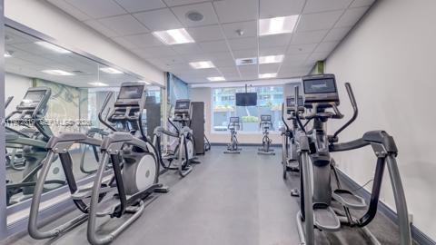 Building Photo - 1750 N Bayshore Dr