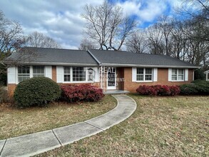 Building Photo - *MOVE-IN SPECIAL* Beautiful 3 BR/2 BA Ranc...