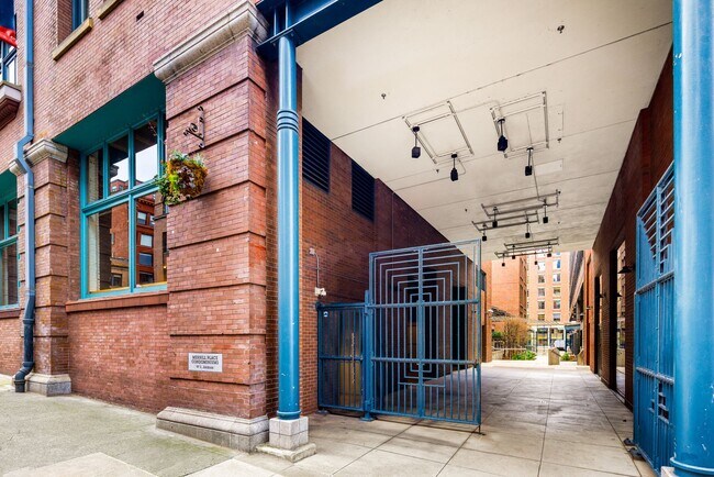 Building Photo - 97 S Jackson St