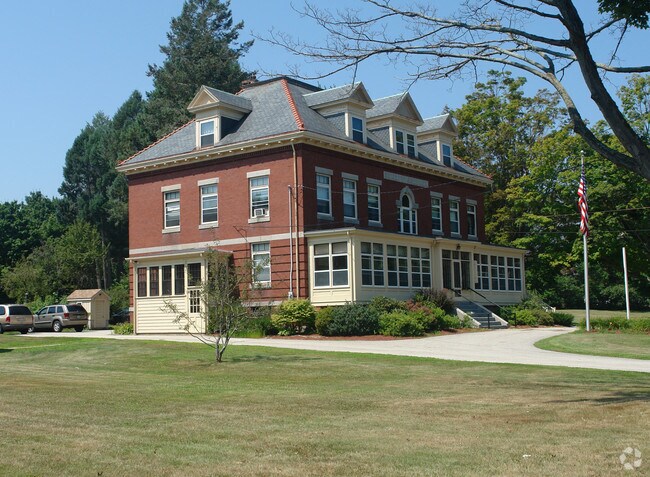Building Photo - 361 High St