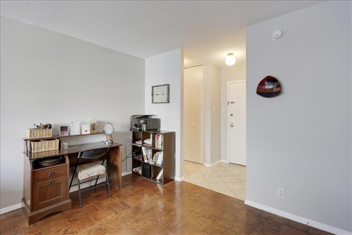 Office Nook - 4515 Willard Ave