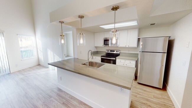 Kitchen - Copper Hill Apartments